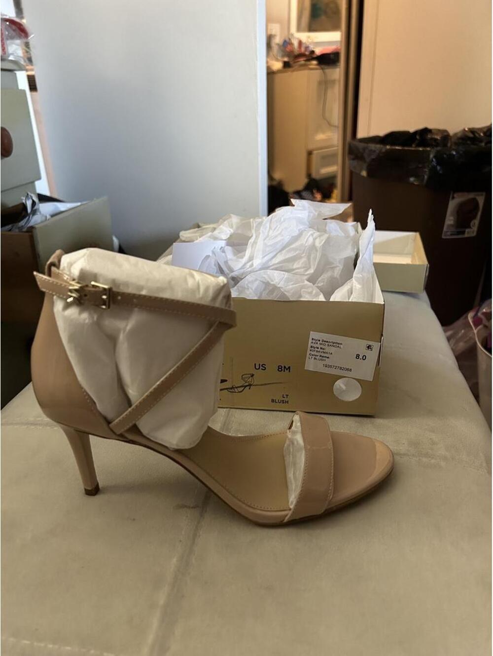 Michael Michael Khors Ava Mid Sandal in LT Blush, size 8. New in the box